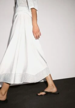 Massimo Dutti FLARED WITH SEAM DETAILS - A-line Skirt - White -Massimo Dutti Shop e7446860165b4b668720ba87fd439eb6