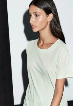 Massimo Dutti LIGHTWEIGHT SHORT SLEEVE - Basic T-shirt - Light Blue -Massimo Dutti Shop e7677f2b697843d3bab394d219a0480e