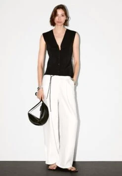 Massimo Dutti BUTTONED V-NECK - Waistcoat - Black -Massimo Dutti Shop e7deaaa9d83b49db88caa4213ab113f5