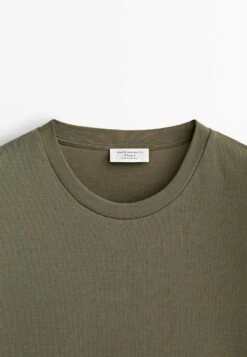 Massimo Dutti Studio -Short Sleeve - Basic T-Shirt - Khaki 19 Massimo Dutti Studio -Short Sleeve - Basic T-Shirt - Khaki -Massimo Dutti Shop e818627cff5944468f99965d87d8fd42