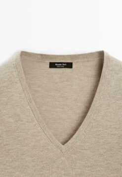 Massimo Dutti LONG SLEEVES WITH V-NECK - Jumper - Sand 28 Massimo Dutti LONG SLEEVES WITH V-NECK - Jumper - Sand -Massimo Dutti Shop e9823d6aa5544cbeb93207141fbe7fba