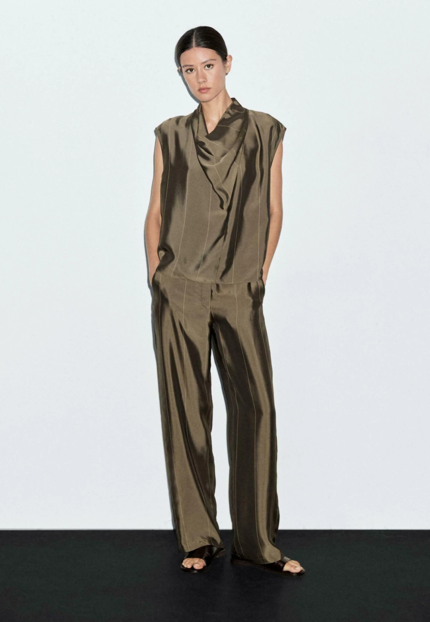 Massimo Dutti FLOWING GARMENT WITH STRIPED DETAILS - Blouse - Khaki 6 Massimo Dutti FLOWING GARMENT WITH STRIPED DETAILS - Blouse - Khaki - Image 4