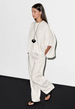 Massimo Dutti SHORT CAPE WITH SEAM DETAILS - Cape - White -Massimo Dutti Shop eac7d16090684cf4b6d05e92617e6f5e