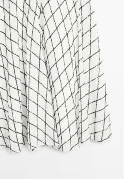 Massimo Dutti FLARED CHECK MIDI - A-line Skirt - White -Massimo Dutti Shop ec1dbc2027354c84ad190bc343c57c0b