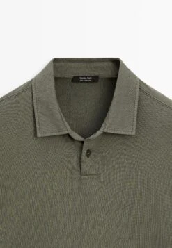 Massimo Dutti DISTRESSED-EFFECT POLO NECK - Long Sleeved Top - Khaki 18 Massimo Dutti DISTRESSED-EFFECT POLO NECK - Long Sleeved Top - Khaki -Massimo Dutti Shop ec2279b0ce744fa39c828b7a867aed3f