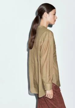 Massimo Dutti LONG GARMENT WITH STAND COLLAR - Button-down Blouse - Khaki 14 Massimo Dutti LONG GARMENT WITH STAND COLLAR - Button-down Blouse - Khaki -Massimo Dutti Shop ec6a28ab785a4cf19715a95796a3630e