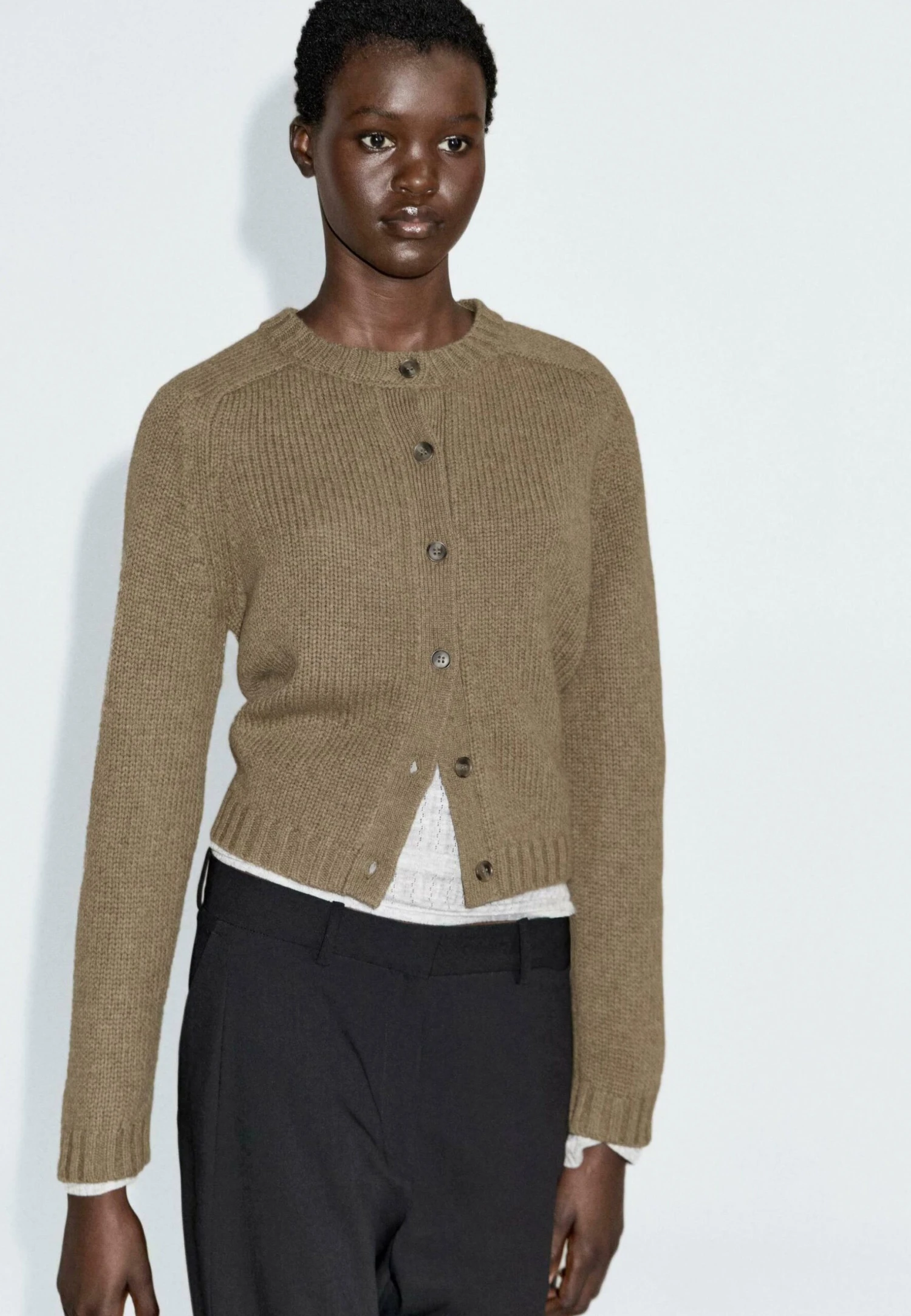 Massimo Dutti BUTTONED RAGLAN SLEEVE - Cardigan - Khaki 3 Massimo Dutti BUTTONED RAGLAN SLEEVE - Cardigan - Khaki