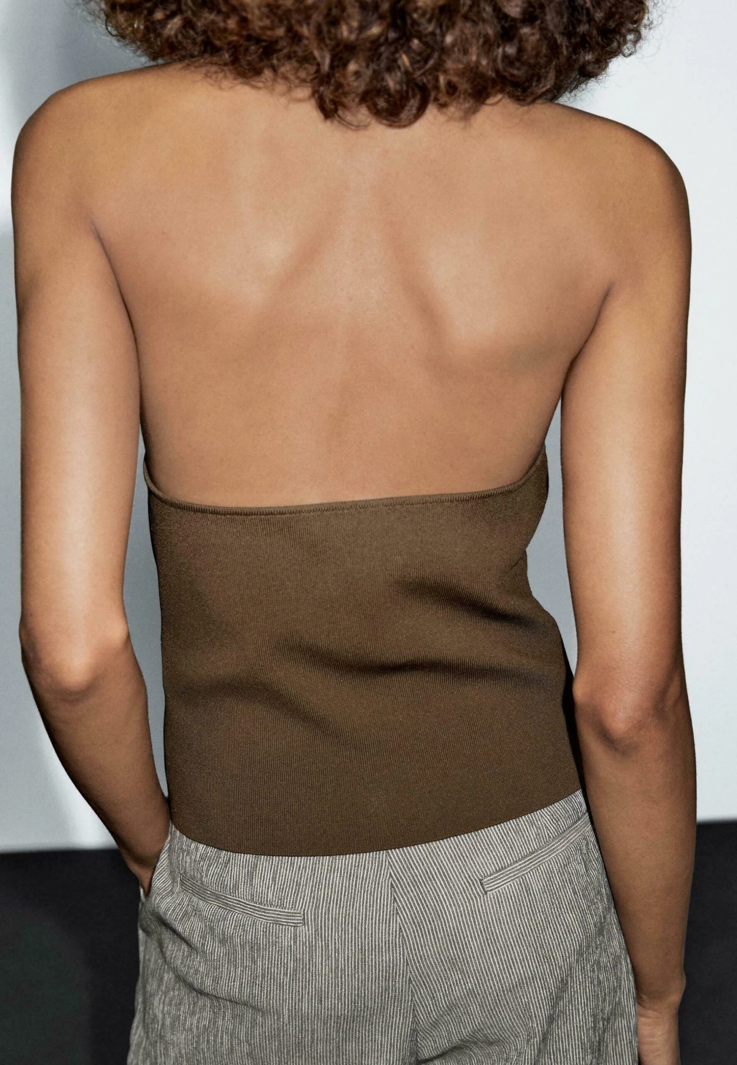 Massimo Dutti LOW-CUT BACK WITH BUTTONS - Waistcoat - Khaki 8 Massimo Dutti LOW-CUT BACK WITH BUTTONS - Waistcoat - Khaki - Image 6