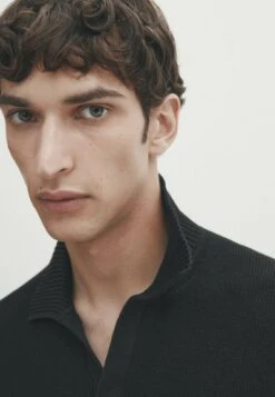 Massimo Dutti Textured- Polo Shirt - Black -Massimo Dutti Shop ee6ba087af1d46629cce31bad2514f21