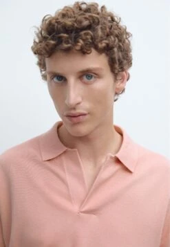 Massimo Dutti LIGHTWEIGHT V-NECK - Polo Shirt - Pink -Massimo Dutti Shop ee91dbe7ca8346ed820cd2722763de40