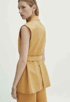 Massimo Dutti With Belt And Four Pockets - Waistcoat - Camel -Massimo Dutti Shop ef71a181a58846b8b004d3b6753265ea