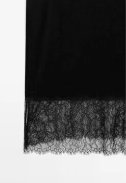 Massimo Dutti WITH LACE DETAIL - Top - Black -Massimo Dutti Shop efcfc138597e48c98648670e972a7d76