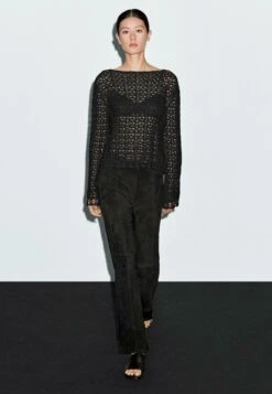 Massimo Dutti LONG FLARED SLEEVES - Jumper - Black 13 Massimo Dutti LONG FLARED SLEEVES - Jumper - Black -Massimo Dutti Shop effd76a5750c46b385f2252786538287