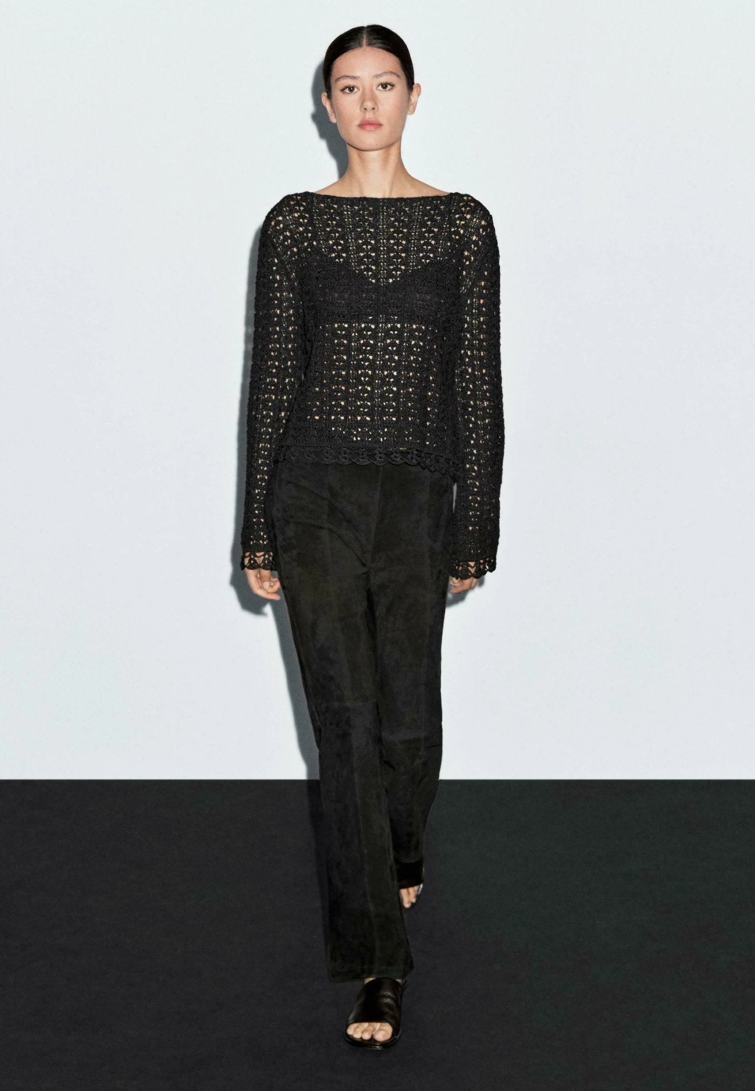 Massimo Dutti LONG FLARED SLEEVES - Jumper - Black 5 Massimo Dutti LONG FLARED SLEEVES - Jumper - Black - Image 3