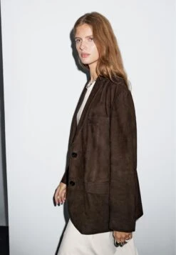 Massimo Dutti SUEDE FINISH WITH POCKETS - Leather Jacket - Dark Brown 12 Massimo Dutti SUEDE FINISH WITH POCKETS - Leather Jacket - Dark Brown -Massimo Dutti Shop f00e4b5c8ce9442295824fdd82c59a77