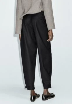 Massimo Dutti SAROUEL WITH BUCKLE - Trousers - Black -Massimo Dutti Shop f14af0338e6f4425a152da18e96dee26