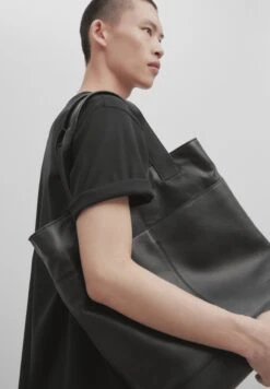 Massimo Dutti Studio -Short Sleeve - Basic T-Shirt - Black 16 Massimo Dutti Studio -Short Sleeve - Basic T-Shirt - Black -Massimo Dutti Shop f1f338c843aa420da83d5f529c4b615a