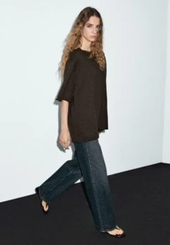 Massimo Dutti OVERSIZE SHORT SLEEVE WITH CREW NECK - Jumper - Mottled Dark Brown 13 Massimo Dutti OVERSIZE SHORT SLEEVE WITH CREW NECK - Jumper - Mottled Dark Brown -Massimo Dutti Shop f2c9aefb40ff43bf85d584df6af19335