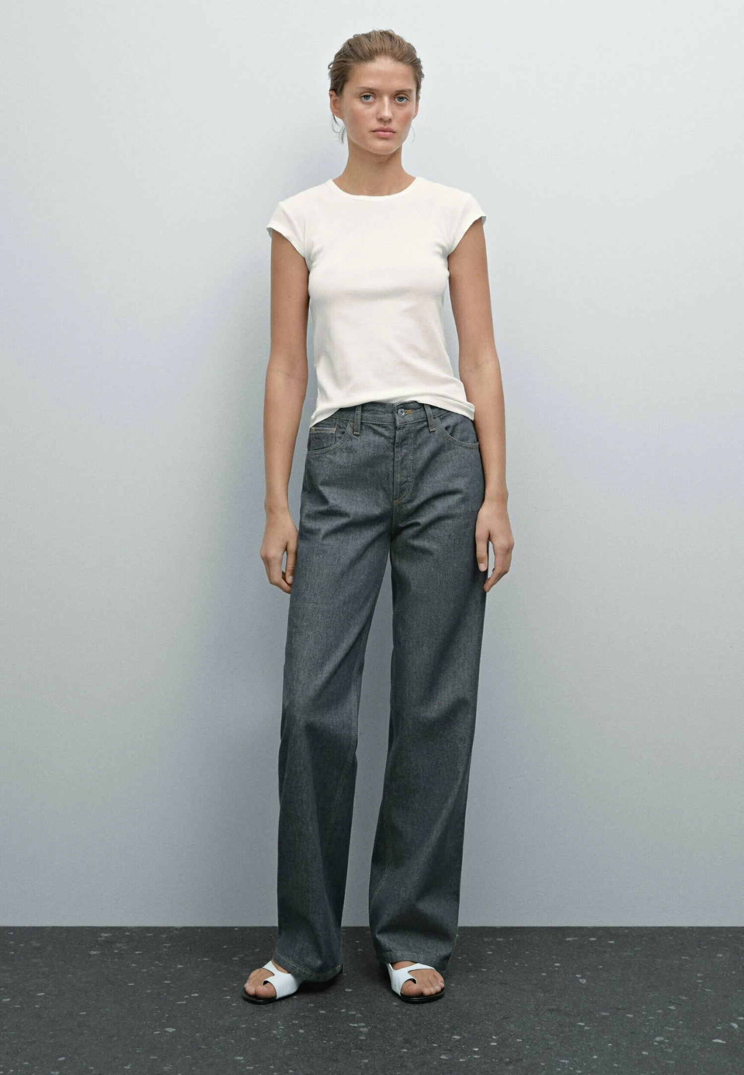 Massimo Dutti SHORT SLEEVE WITH TRIM DETAILS - Basic T-shirt - WHITE 4 Massimo Dutti SHORT SLEEVE WITH TRIM DETAILS - Basic T-shirt - WHITE - Image 2