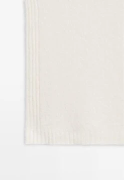 Massimo Dutti SLEEVELESS HIGH NECK SWEATER - Jumper - White -Massimo Dutti Shop f3adad03eb8844b7a9018f50b7569c21