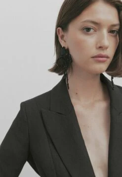 Massimo Dutti Studio With Darts - Short Coat - Black -Massimo Dutti Shop f4692cbd576045ea8b96555aeffd3927