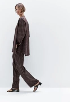 Massimo Dutti DARTED PINSTRIPE - Trousers - Brown -Massimo Dutti Shop f4b0b8430c2248ec8100fd112c7dc167