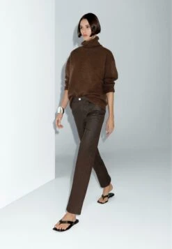 Massimo Dutti HIGH-WAIST STRAIGHT-LEG WAXED - Straight Leg Jeans - Mottled Dark Brown 16 Massimo Dutti HIGH-WAIST STRAIGHT-LEG WAXED - Straight Leg Jeans - Mottled Dark Brown -Massimo Dutti Shop f4c2e74812e74ecbb5bb0a3ecec9e09d