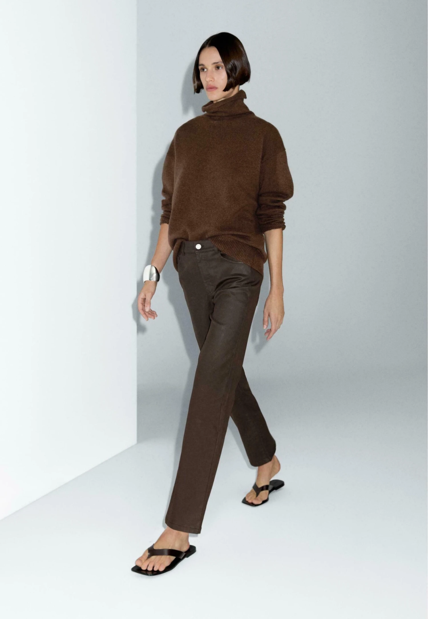 Massimo Dutti HIGH-WAIST STRAIGHT-LEG WAXED - Straight Leg Jeans - Mottled Dark Brown 7 Massimo Dutti HIGH-WAIST STRAIGHT-LEG WAXED - Straight Leg Jeans - Mottled Dark Brown - Image 5