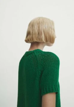 Massimo Dutti Short Sleeve - Basic T-Shirt - Green -Massimo Dutti Shop f59d47196d3d4e2e80e05afe5f687d7d