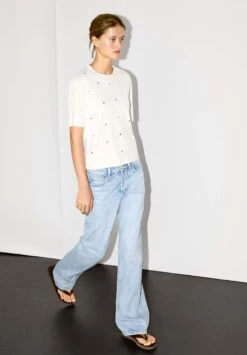 Massimo Dutti OVERSIZED WITH EYELETS - Print T-shirt - White -Massimo Dutti Shop f5be06002b1a47f2ae8e1ab95d45179e