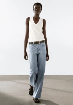 Massimo Dutti V-NECK SLEEVELESS - Basic T-shirt - WHITE -Massimo Dutti Shop f62b8fc2631545ae9da026bd12dc70f2