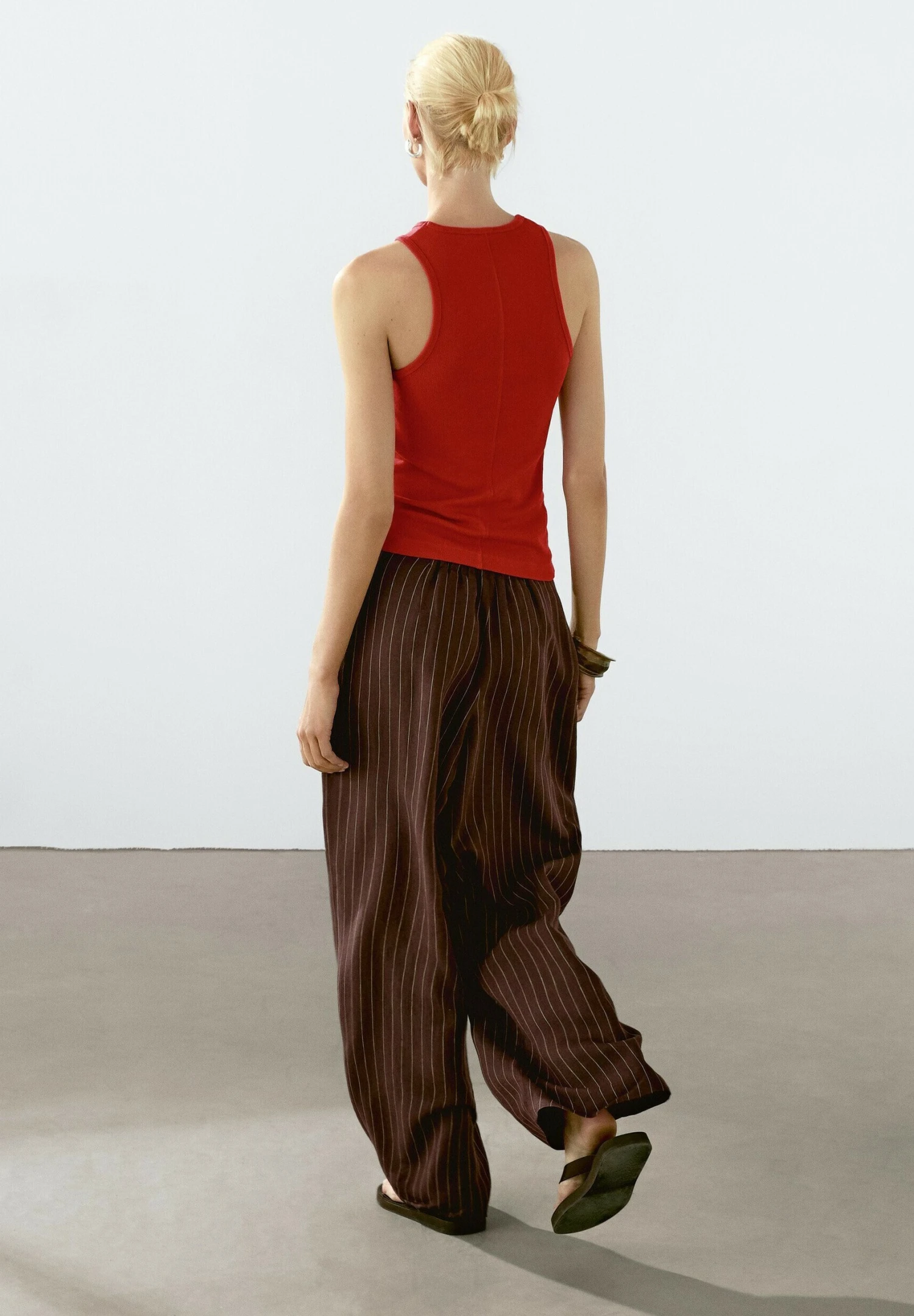 Massimo Dutti RIBBED HALTER - Basic T-shirt - Red 5 Massimo Dutti RIBBED HALTER - Basic T-shirt - Red - Image 3