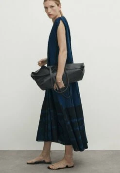 Massimo Dutti Printed With Pintuck Details - Day Dress - Dark Blue -Massimo Dutti Shop f6a68dab56e54d02b62e7dcdd079d3b9