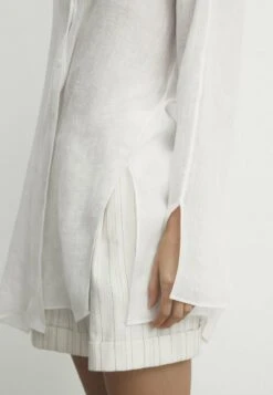 Massimo Dutti Striped Bermuda With Darts And Turn-Up Hems - Shorts - Sand 15 Massimo Dutti Striped Bermuda With Darts And Turn-Up Hems - Shorts - Sand -Massimo Dutti Shop f7302b38a6614a3a87a5d970a7adb0cf