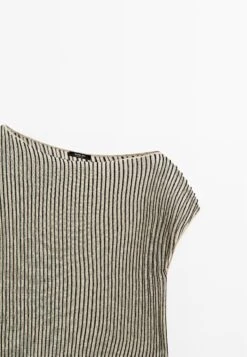 Massimo Dutti LOOSE-FITTING PLEATED WITH FLECKED DETAIL - Top - Beige -Massimo Dutti Shop f75b5d6f84884552a48ec8551f65ce60