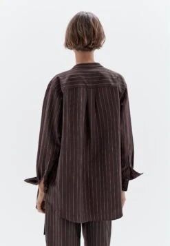 Massimo Dutti FLOWING CROSSOVER PINSTRIPE - Summer Jacket - Bordeaux 13 Massimo Dutti FLOWING CROSSOVER PINSTRIPE - Summer Jacket - Bordeaux -Massimo Dutti Shop f763709cdcc64d7284fc7d6895c163dd