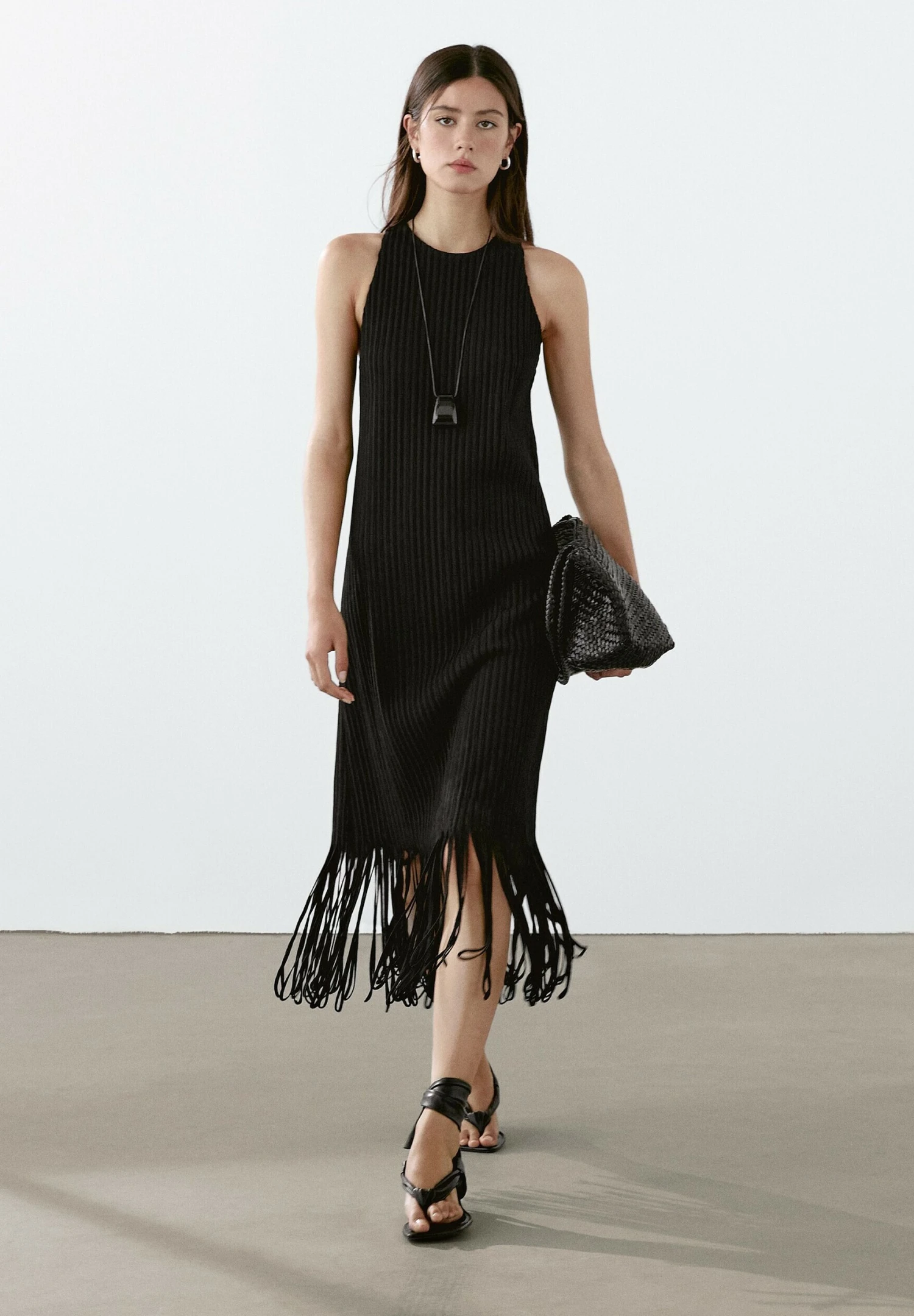 Massimo Dutti TEXTURED KNIT WITH FRINGED HEM - Day Dress - Black 4 Massimo Dutti TEXTURED KNIT WITH FRINGED HEM - Day Dress - Black - Image 2