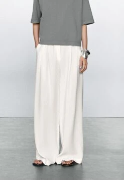 Massimo Dutti DARTED PALAZZO - Trousers - White 11 Massimo Dutti DARTED PALAZZO - Trousers - White -Massimo Dutti Shop f7cc2f8232df40f59f8dea391bbb882d