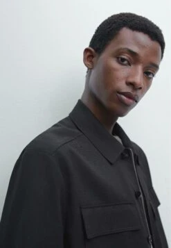 Massimo Dutti ZIPPED WITH BUTTONS - Summer Jacket - Dark Blue 15 Massimo Dutti ZIPPED WITH BUTTONS - Summer Jacket - Dark Blue -Massimo Dutti Shop f7f0842d16e448408eab1277e24eee67