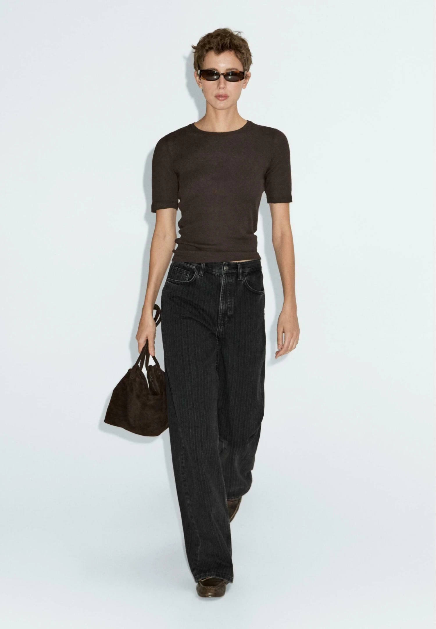 Massimo Dutti HIGH-RISE STRAIGHT - Relaxed Fit Jeans - Black Denim 4 Massimo Dutti HIGH-RISE STRAIGHT - Relaxed Fit Jeans - Black Denim - Image 2