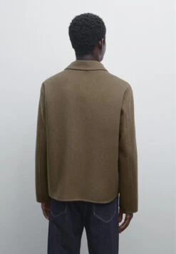 Massimo Dutti BUTTONED SHIRT COLLAR WITH SIDE POCKETS - Summer Jacket - Green 13 Massimo Dutti BUTTONED SHIRT COLLAR WITH SIDE POCKETS - Summer Jacket - Green -Massimo Dutti Shop f890bdb178d04e899c093afaa2c25b11