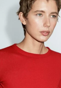 Massimo Dutti LONG SLEEVE - Long Sleeved Top - Red 17 Massimo Dutti LONG SLEEVE - Long Sleeved Top - Red -Massimo Dutti Shop f89c0f0916d54da09c382400cdffedde