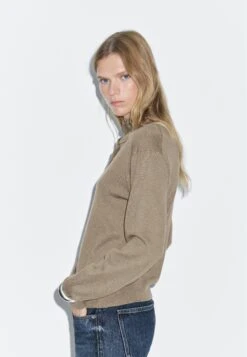 Massimo Dutti BUTTONED WITH MOCK TURTLENECK - Cardigan - Light Green 19 Massimo Dutti BUTTONED WITH MOCK TURTLENECK - Cardigan - Light Green -Massimo Dutti Shop f8d8310004414722bc20b19433a57bde