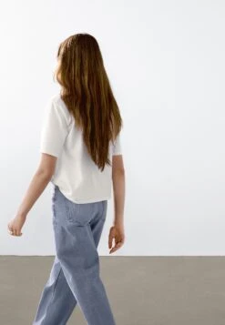 Massimo Dutti REGULAR FIT SHORT SLEEVE - Basic T-shirt - White -Massimo Dutti Shop f9b5c84e60ae428181e17ebfe052f4d8