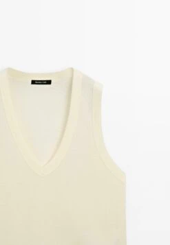 Massimo Dutti V-NECK SLEEVELESS - Basic T-shirt - Yellow 19 Massimo Dutti V-NECK SLEEVELESS - Basic T-shirt - Yellow -Massimo Dutti Shop fa10aa38826240cfb2a9cb7dd11083fe