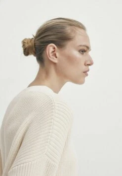 Massimo Dutti Purl With Stripes And Side Buttons - Jumper 13 Massimo Dutti Purl With Stripes And Side Buttons - Jumper -Massimo Dutti Shop fa4530cbf40247b0b271947cec8b994a