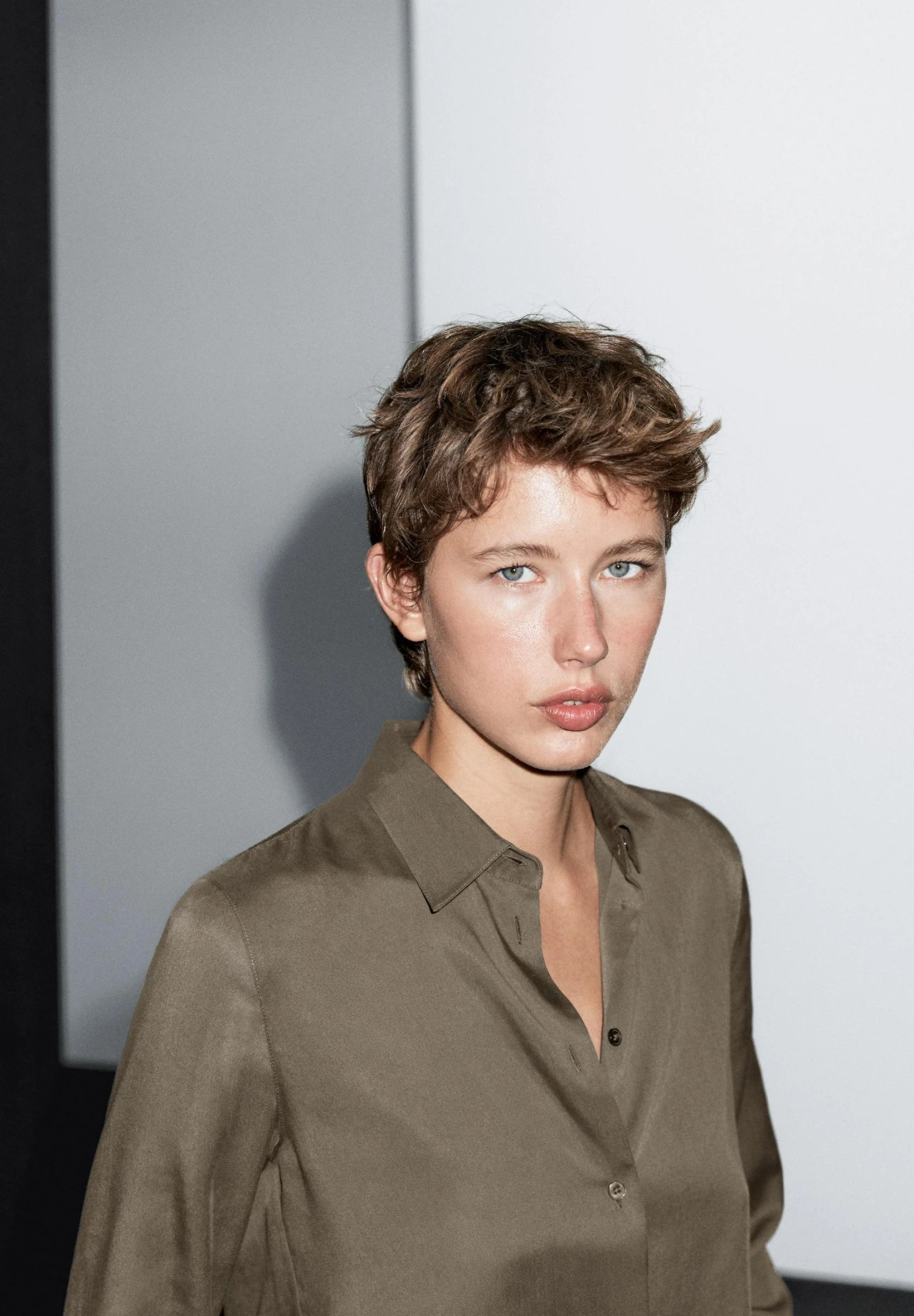 Massimo Dutti FLOWING LONG SLEEVE - Button-down Blouse - Khaki 5 Massimo Dutti FLOWING LONG SLEEVE - Button-down Blouse - Khaki - Image 3