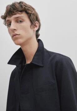 Massimo Dutti Studio - Micro - Light Jacket - Dark Blue -Massimo Dutti Shop fcd37f0b2bc346baa5da1817874d8ce4