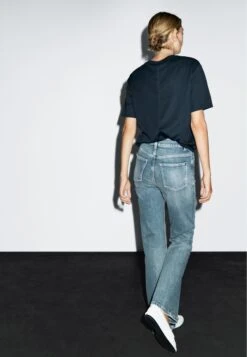 Massimo Dutti HIGH-WAIST WITH TURN-UP HEMS - Bootcut Jeans - Blue -Massimo Dutti Shop fd8bba2eb68b457cb29463b39b0c892d