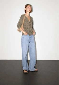 Massimo Dutti LONG MOULINÉ V-NECK WITH BUTTONS - Cardigan - Brown -Massimo Dutti Shop fdfe753010b649408c975deaf0c1d603